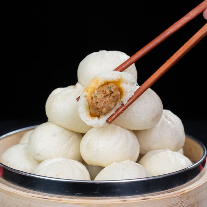 黑猪肉小笼包
